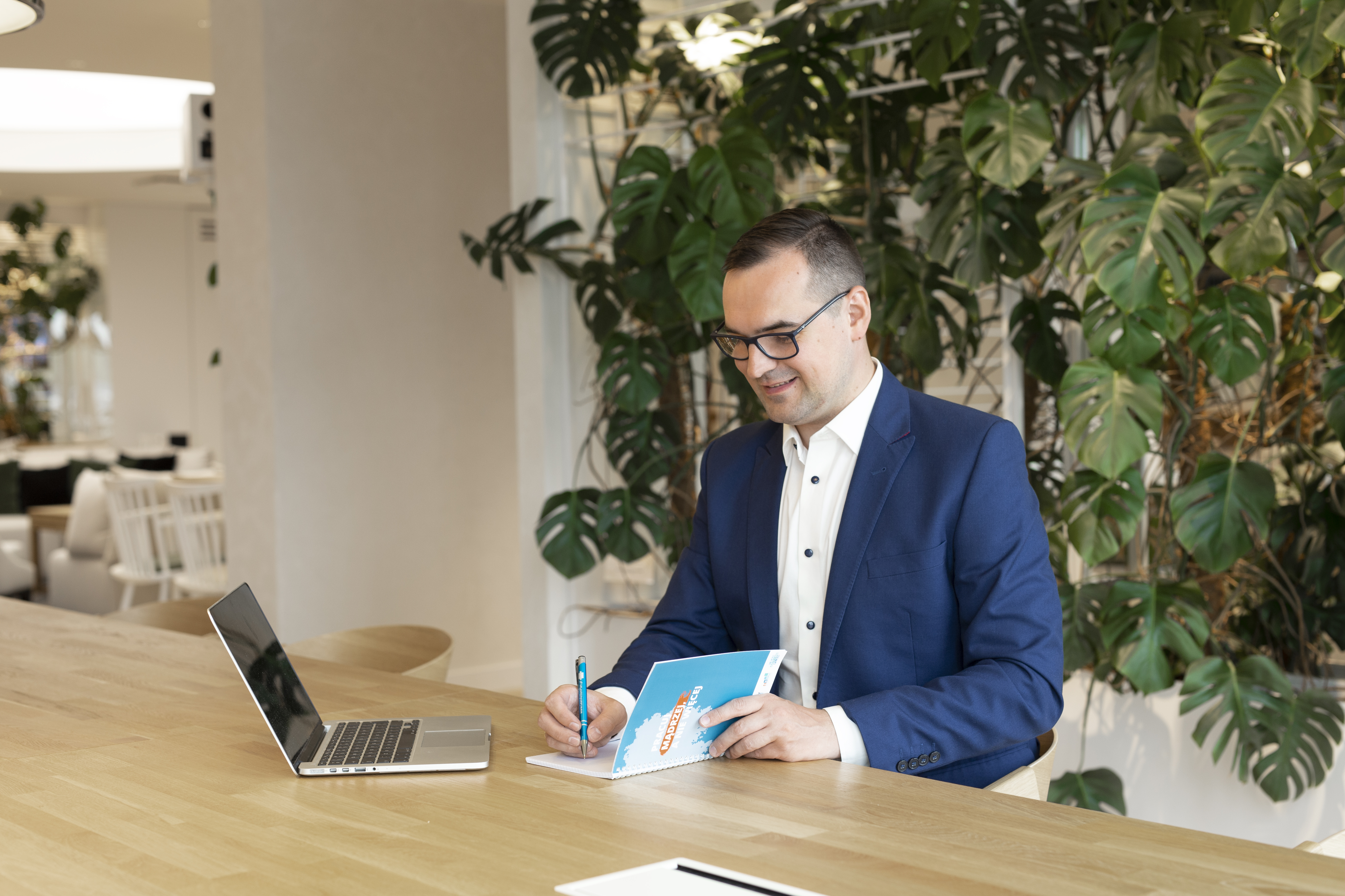 Zaangażowane kierownictwo Zaangażowane kierownictwo - budowanie kultury lean