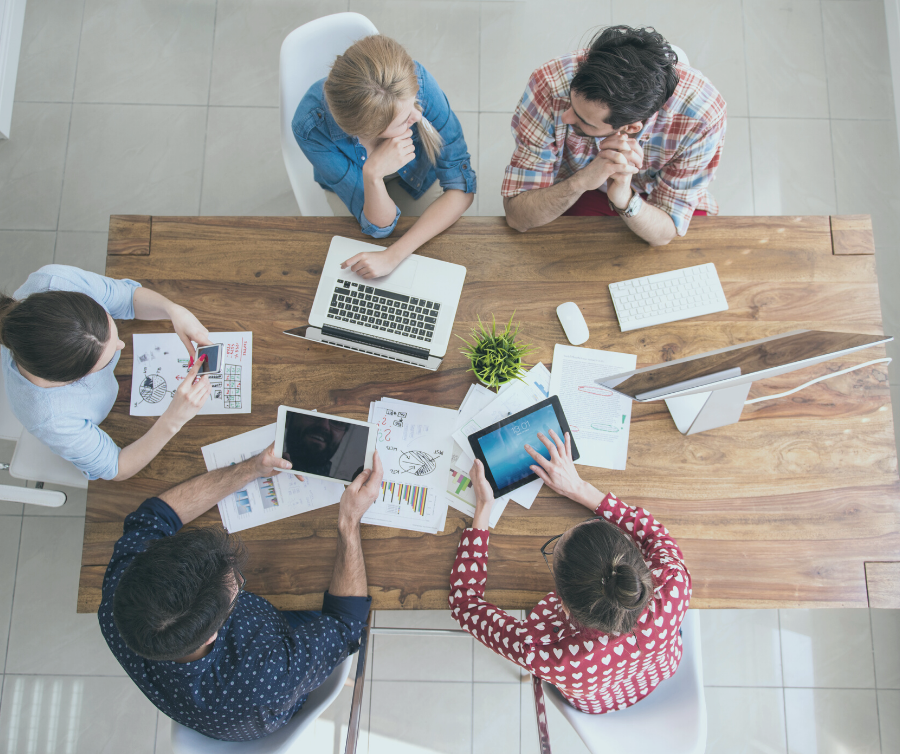 1. Jak monitorować realizację strategii w firmie produkcyjnej