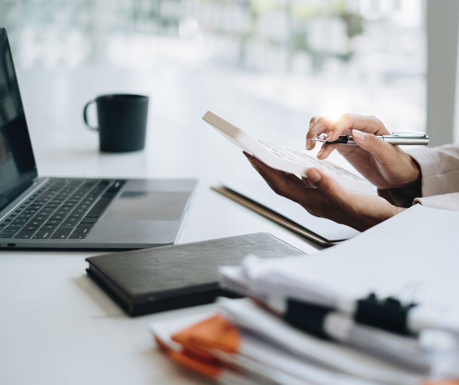 1. ILE KOSZTUJE WDROŻENIE PRACOWNIKA 1. ILE KOSZTUJE WDROŻENIE PRACOWNIKA