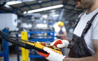 WDROŻENIE PRACOWNIKÓW W FIRMIE PRODUKCYJNEJ