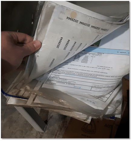 Bałagan w dokumentacji przed wprowadzeniem systemu 5S