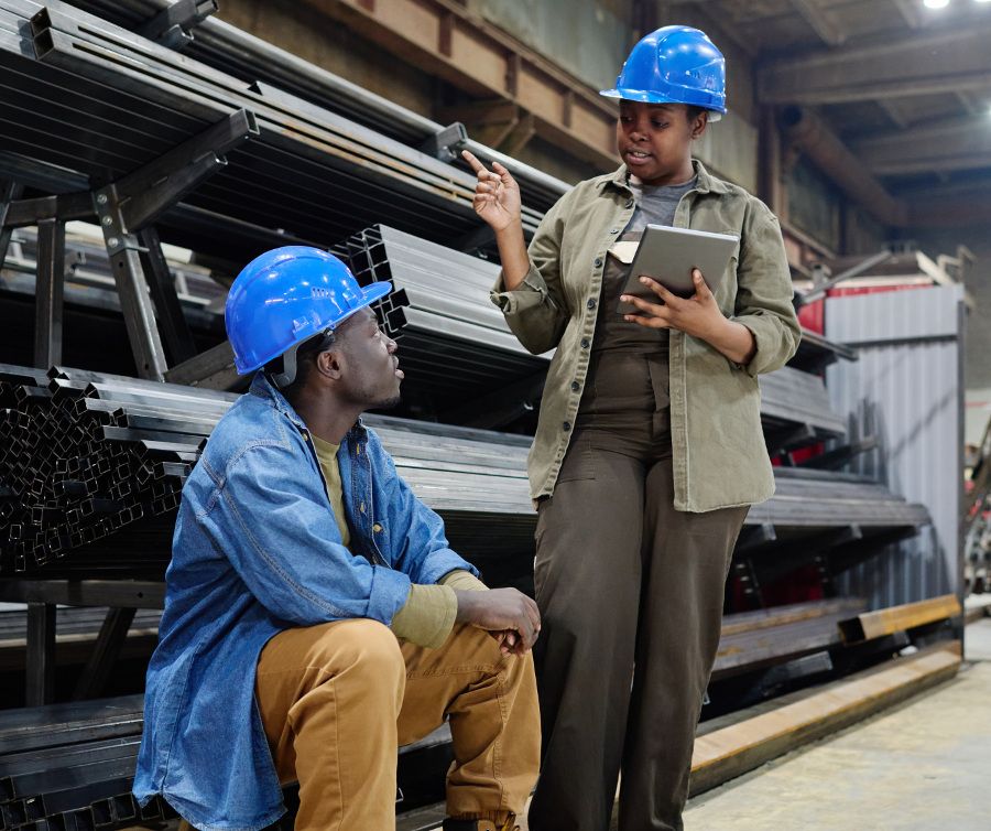 4. Pracownicy mają złą relację z przełożonym 4. Pracownicy mają złą relację z przełożonym