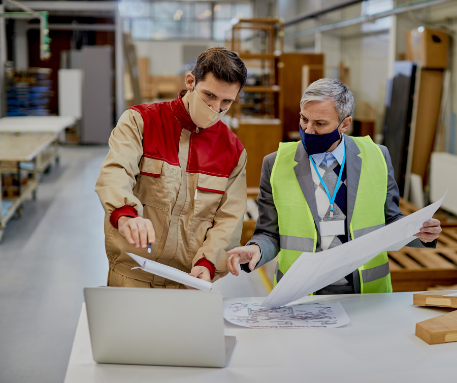 Czy-przeszłość-pomaga-w-planowaniu-strategii-biznesowej Pracownicy produkcyjny podczas pandemii - przeszłość pomaga w tworzeniu strategii