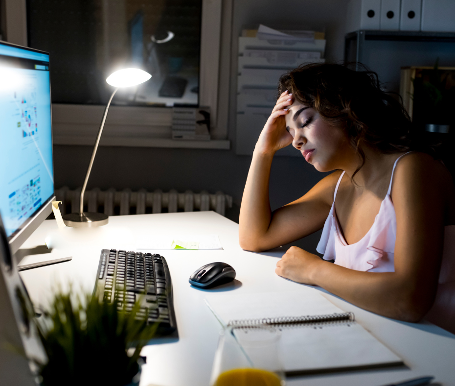 kursy nowe zdjęcia – 2024-07-03T184325.464 Jak sobie radzić z przeciążeniem pracą?